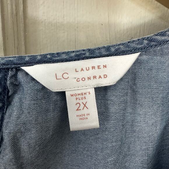 LC Lauren Conrad Blue Chambray Top 2X‎ Long Sleeves Boho Lace Pleated Peasant - Picture 2 of 8